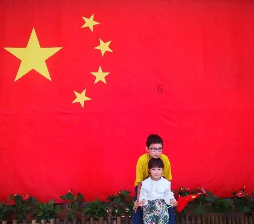 泰国达叻府附近海域发生翻船事故 15名游客安全获救